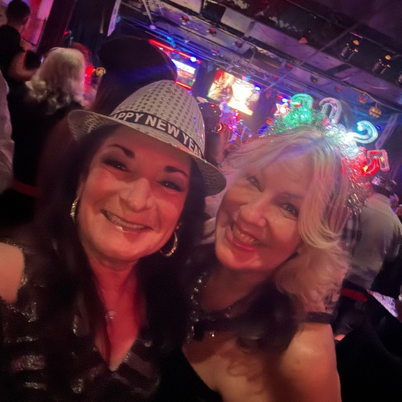 Double Shot of D Share Show - Picture 3 of 13